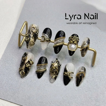 [VC-005]Minimalist Gold Bear Floral Short Almond Press On Nails Luxury